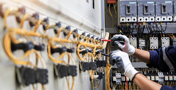 Professional Electrician technician working in Crystal City, TX